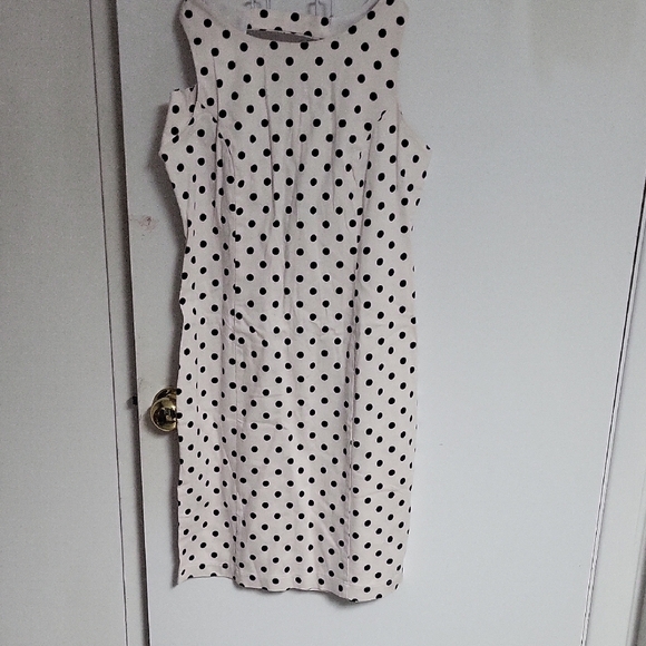 Elegant Black and White Polka Dot Midi Dress - Picture 4 of 7